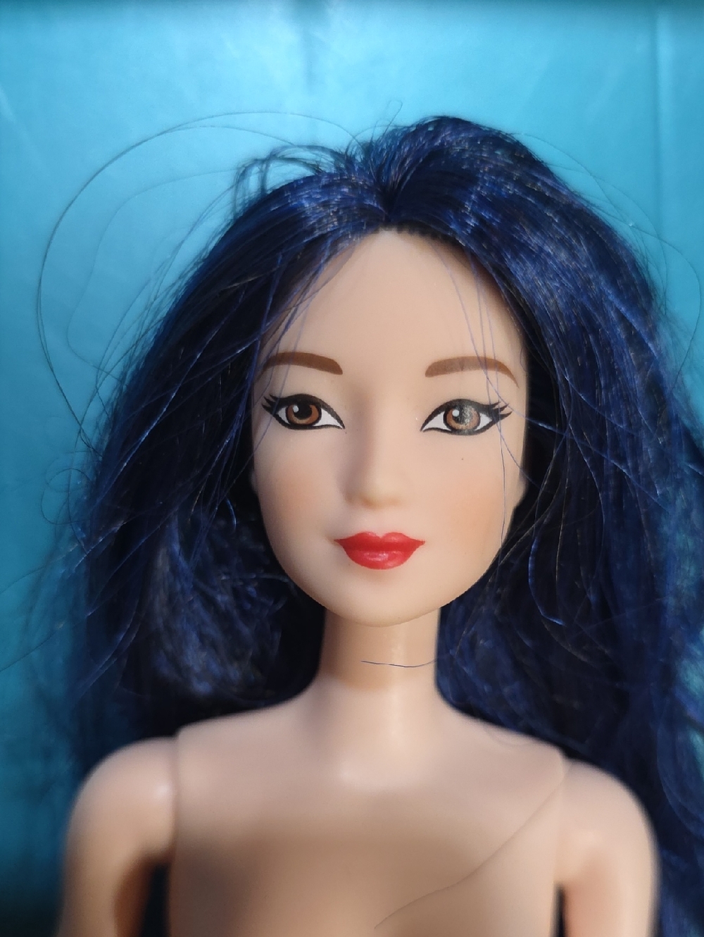5/$10 💚 BLUE HAIR ASIAN BARBIE DOLL